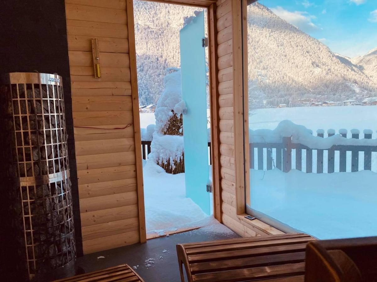 Forest Chalet, 15 Min To Salzburg Olt Town, And Most Beautiful Lakes, Secluded Location, 1,000 Sqm Garden, Mountainview, Panorama Sauna, Bath Whirlpool, Bbq&Bikes&Sunbeds For Free, Up To 10 P โกลลิง อันแดร์ ซัลซาค ภายนอก รูปภาพ