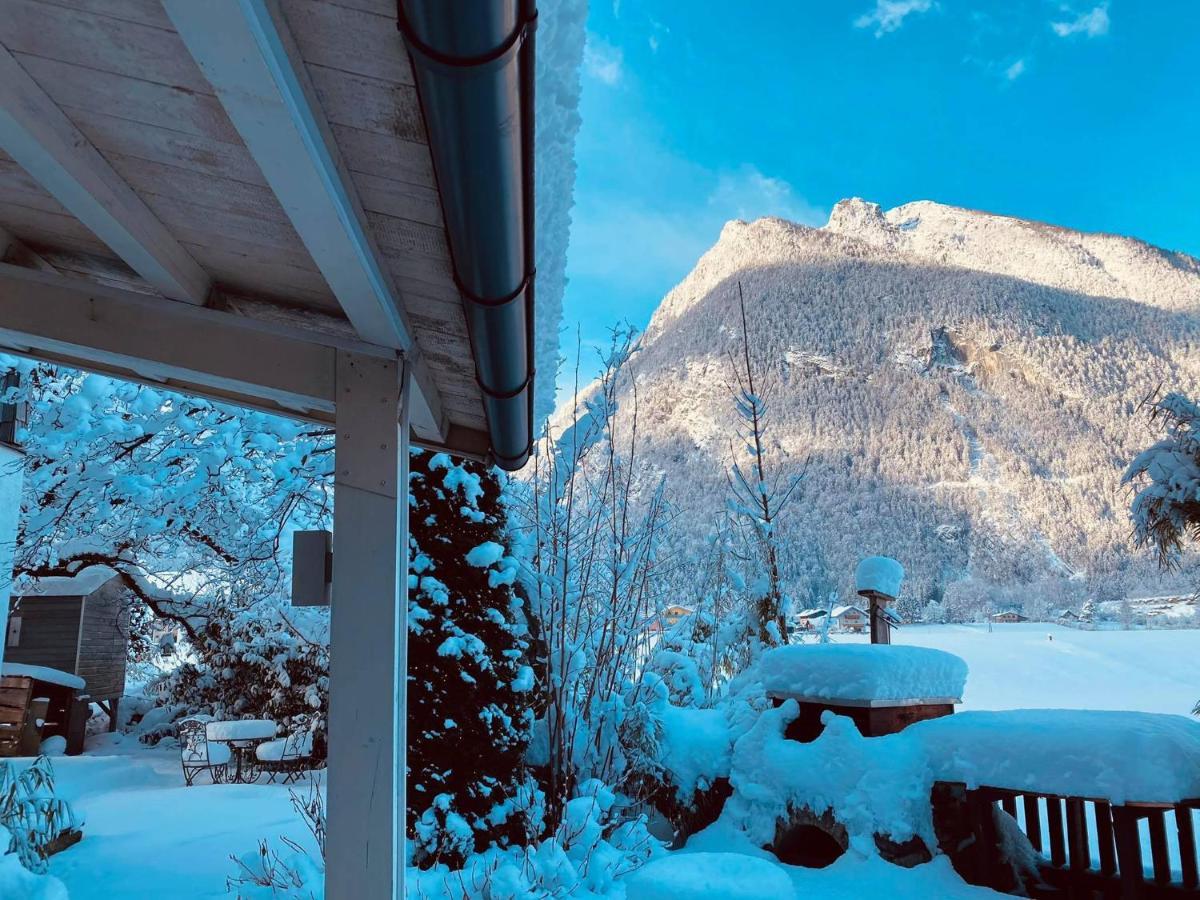 Forest Chalet, 15 Min To Salzburg Olt Town, And Most Beautiful Lakes, Secluded Location, 1,000 Sqm Garden, Mountainview, Panorama Sauna, Bath Whirlpool, Bbq&Bikes&Sunbeds For Free, Up To 10 P โกลลิง อันแดร์ ซัลซาค ภายนอก รูปภาพ