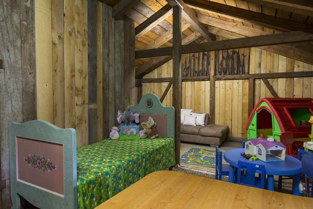 Forest Chalet, 15 Min To Salzburg Olt Town, And Most Beautiful Lakes, Secluded Location, 1,000 Sqm Garden, Mountainview, Panorama Sauna, Bath Whirlpool, Bbq&Bikes&Sunbeds For Free, Up To 10 P โกลลิง อันแดร์ ซัลซาค ห้อง รูปภาพ