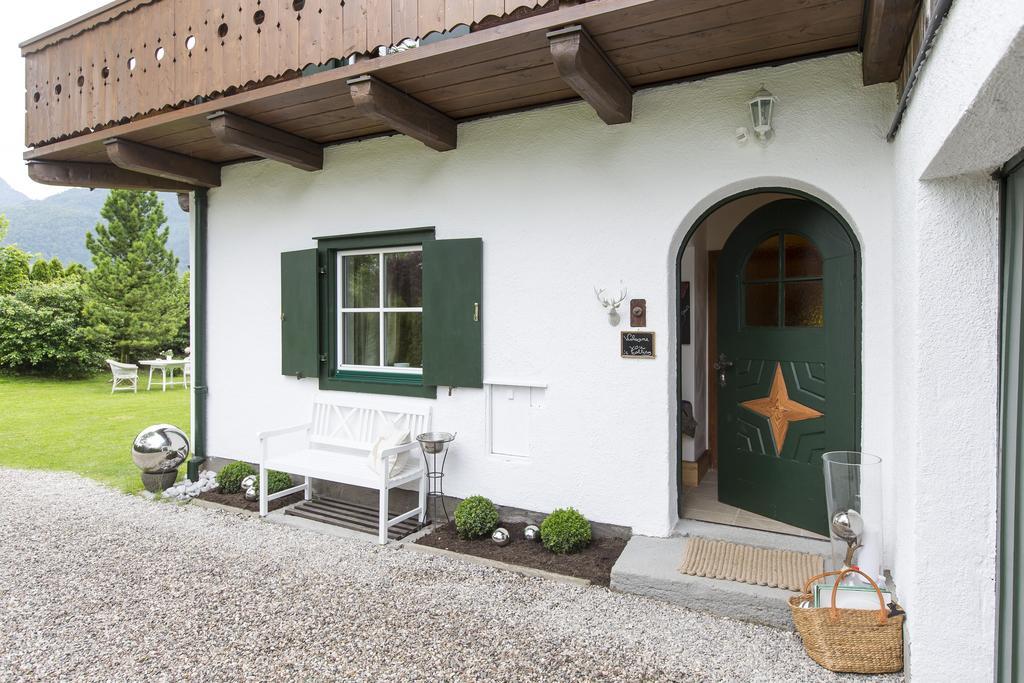 Forest Chalet, 15 Min To Salzburg Olt Town, And Most Beautiful Lakes, Secluded Location, 1,000 Sqm Garden, Mountainview, Panorama Sauna, Bath Whirlpool, Bbq&Bikes&Sunbeds For Free, Up To 10 P โกลลิง อันแดร์ ซัลซาค ภายนอก รูปภาพ