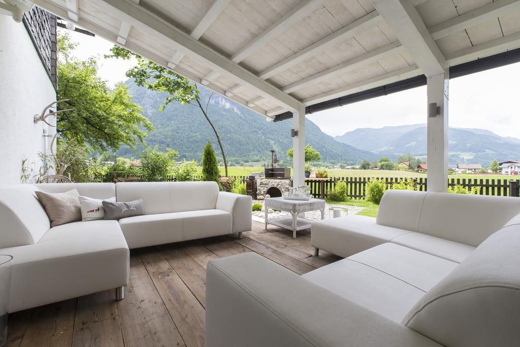 Forest Chalet, 15 Min To Salzburg Olt Town, And Most Beautiful Lakes, Secluded Location, 1,000 Sqm Garden, Mountainview, Panorama Sauna, Bath Whirlpool, Bbq&Bikes&Sunbeds For Free, Up To 10 P โกลลิง อันแดร์ ซัลซาค ห้อง รูปภาพ