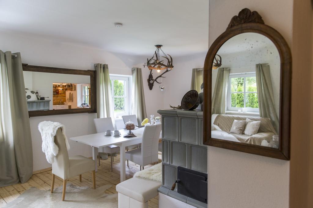 Forest Chalet, 15 Min To Salzburg Olt Town, And Most Beautiful Lakes, Secluded Location, 1,000 Sqm Garden, Mountainview, Panorama Sauna, Bath Whirlpool, Bbq&Bikes&Sunbeds For Free, Up To 10 P โกลลิง อันแดร์ ซัลซาค ห้อง รูปภาพ
